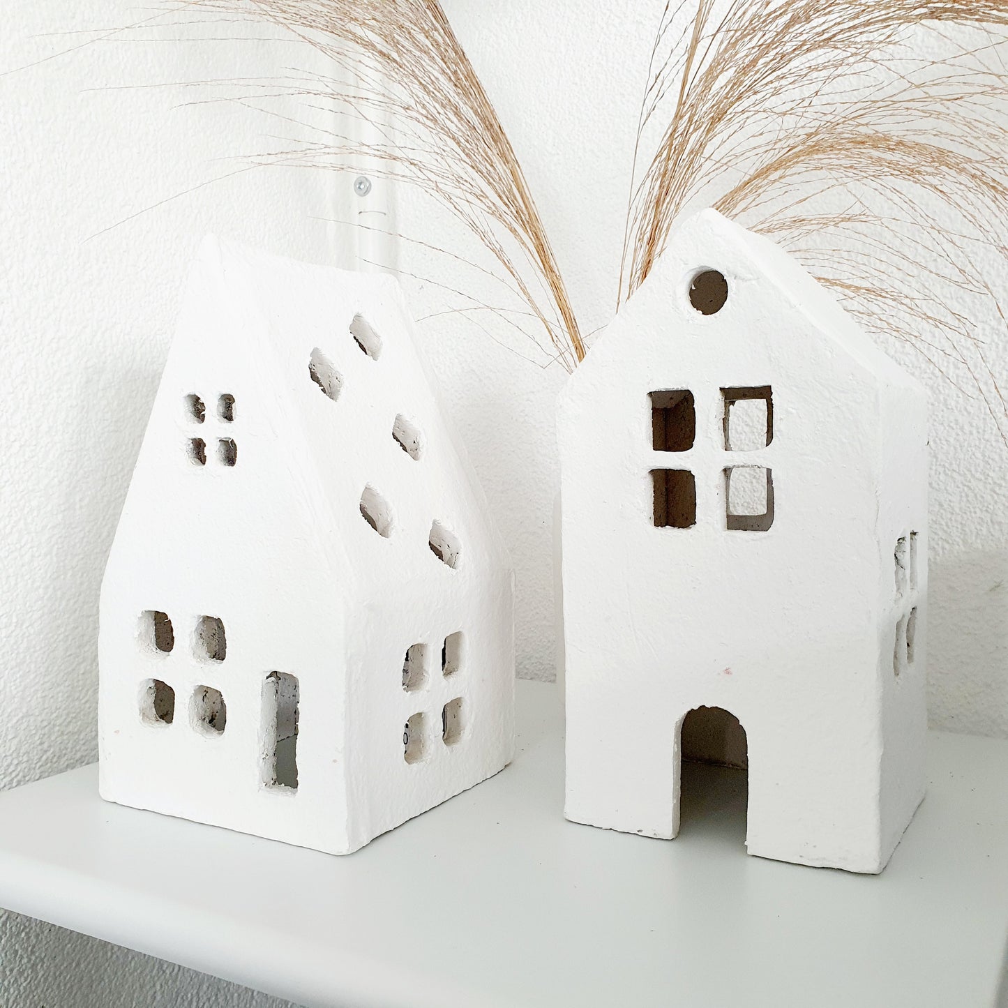 Set van 2 papier-maché huisjes
