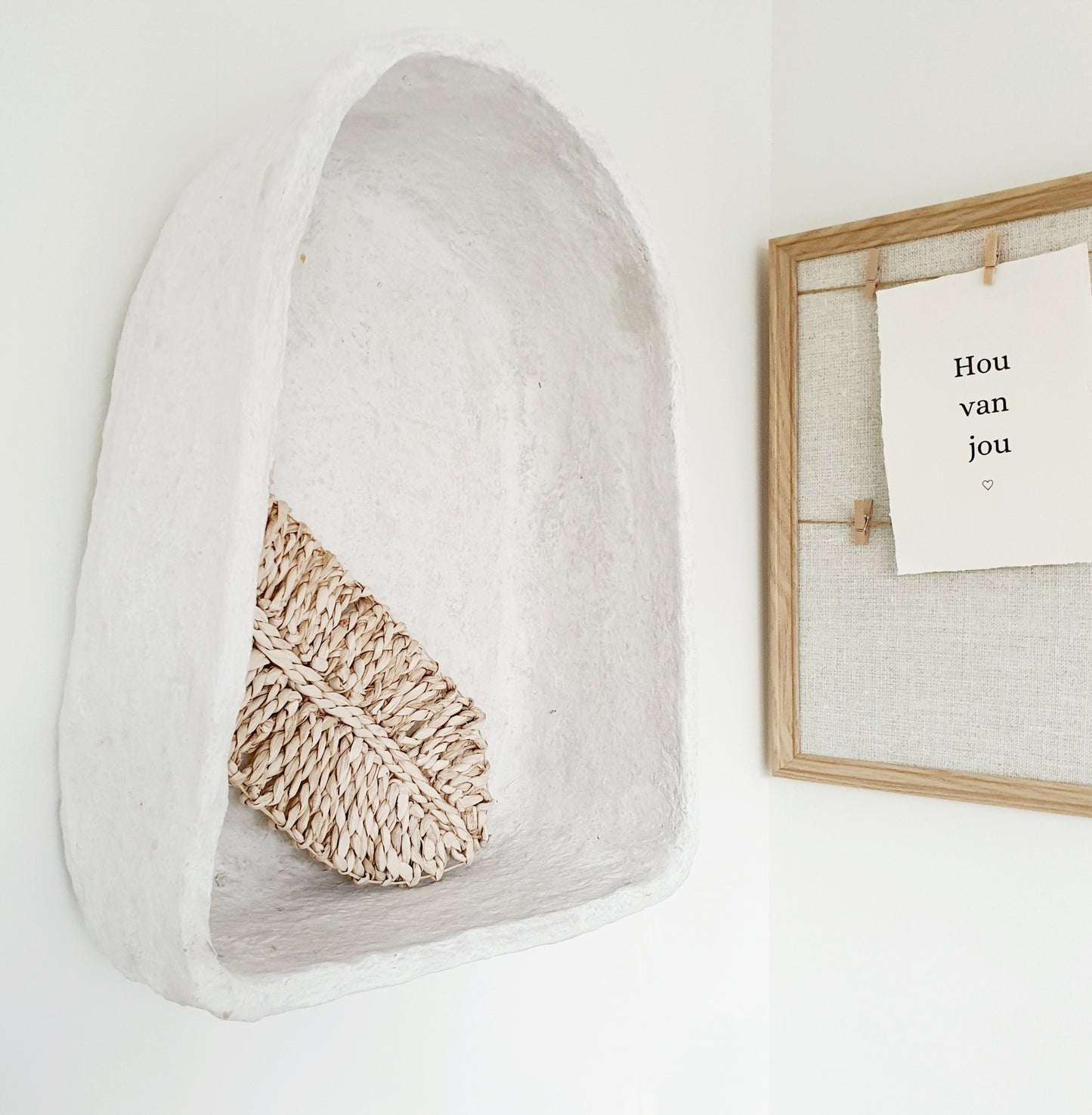 Papier-mache wandkastje L
