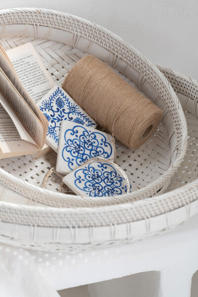 Set of 2 round rattan bowls white