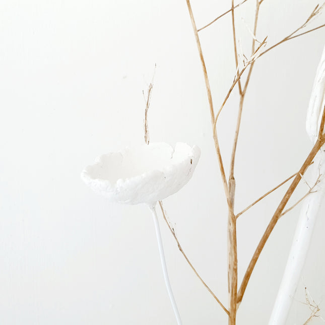 Pappmaché Blume weiß