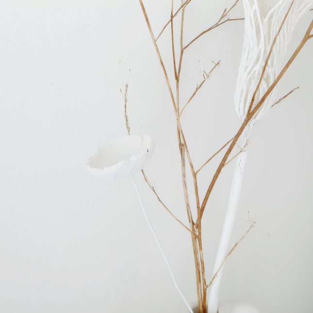 Papier-maché bloem wit