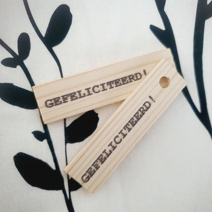 Houten labels gefeliciteerd