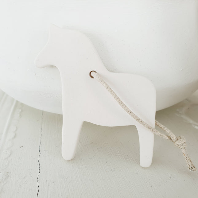 Hanger dala paardje wit