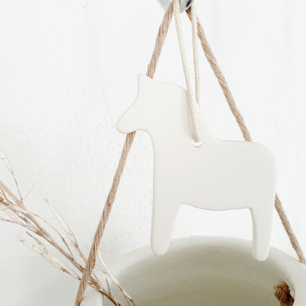 Hanger dala paardje wit