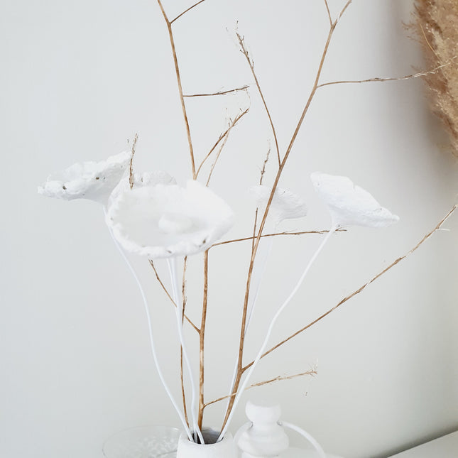 Papier-maché bloem wit
