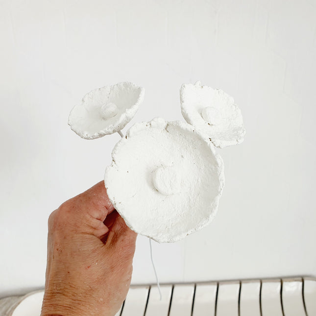 Papier-maché bloem wit groot