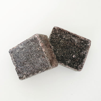 Amber block black musk