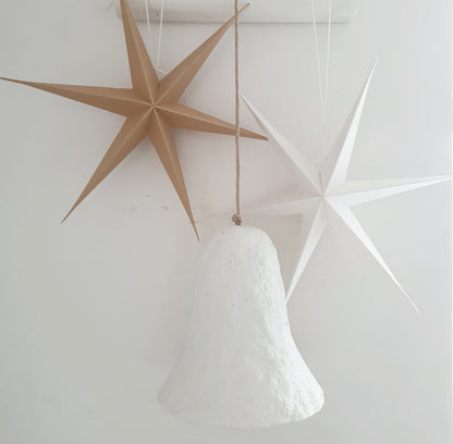 Papier-mache kerstklok