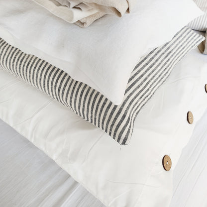 Gebroken wit linnen kussenhoes