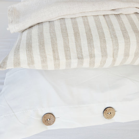 Gebroken wit gestreept linnen kussenhoes
