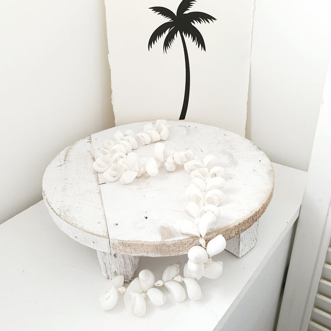 Shell garland white