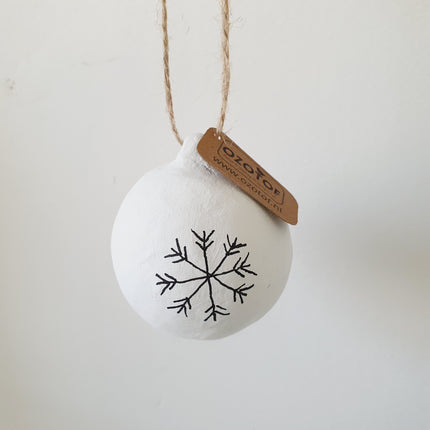 Christbaumkugel Papiermaché mit Schneeflocken-Illustration S