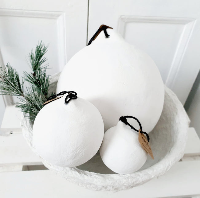 Christmas bauble paper-mâché with snowflake illustration M