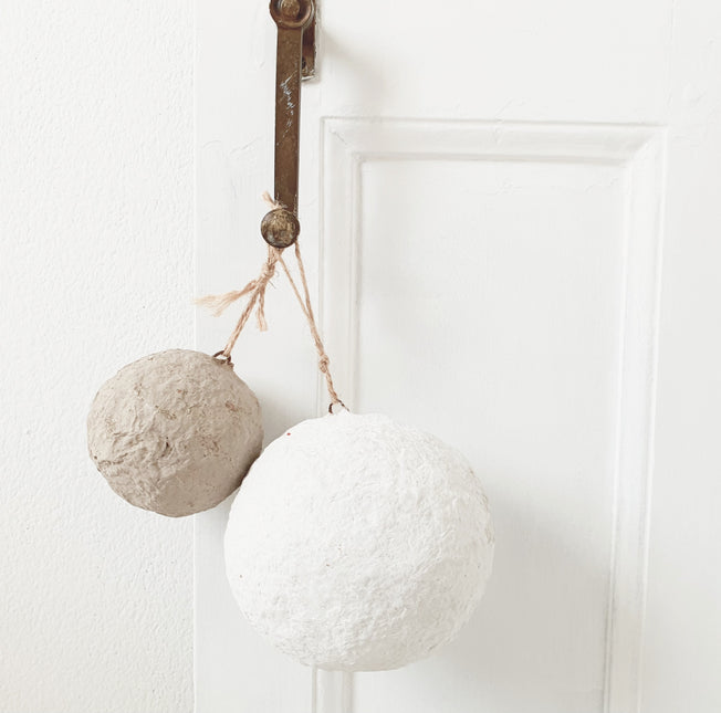Papier-mâché kleine witte decoratie bal