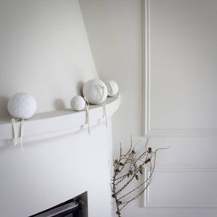 SUSTAIN papier-maché grote witte decoratiebal