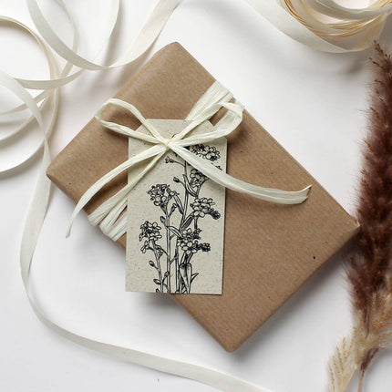 Cadeaukaartjes van graspapier, vergeet me niet