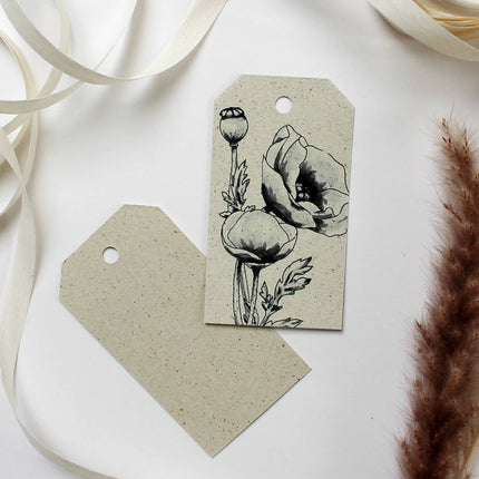 Cadeaulabels van graspapier met klaprozenillustratie