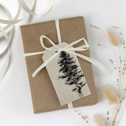 Cadeaulabel van graspapier, witte spar