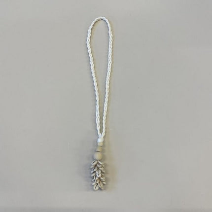 Decorative shell hanger
