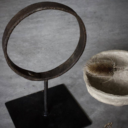 SUSTAIN sculpturale kom, klein, zandkleurig