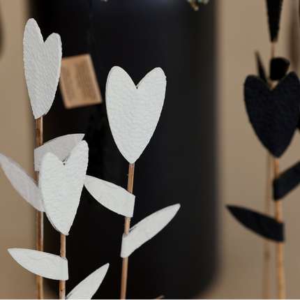 Tulp decoratie in off-white
