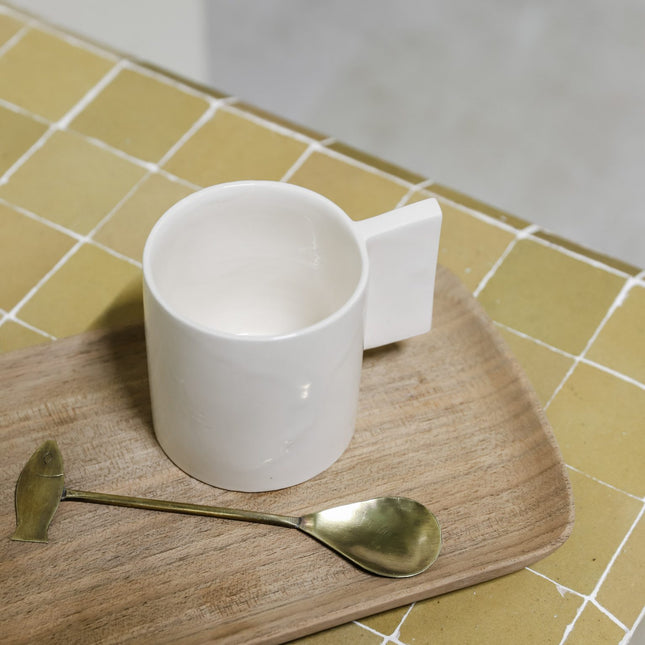 Mok met vierkant handvat