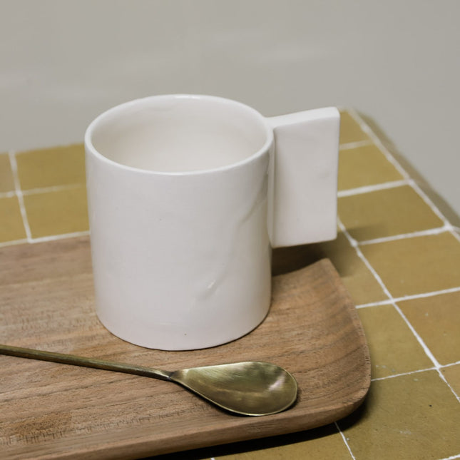 Mok met vierkant handvat